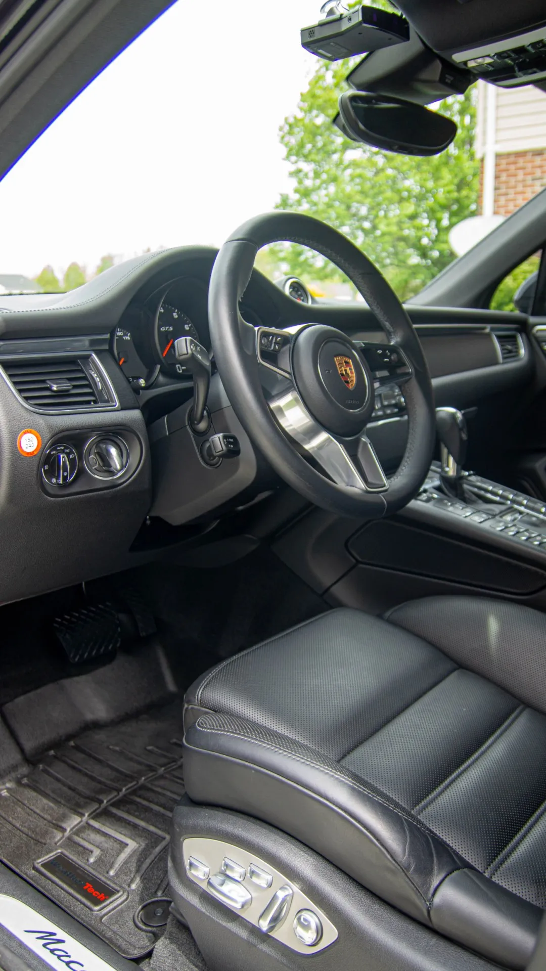 Macan GTS driver's side interior after detailing